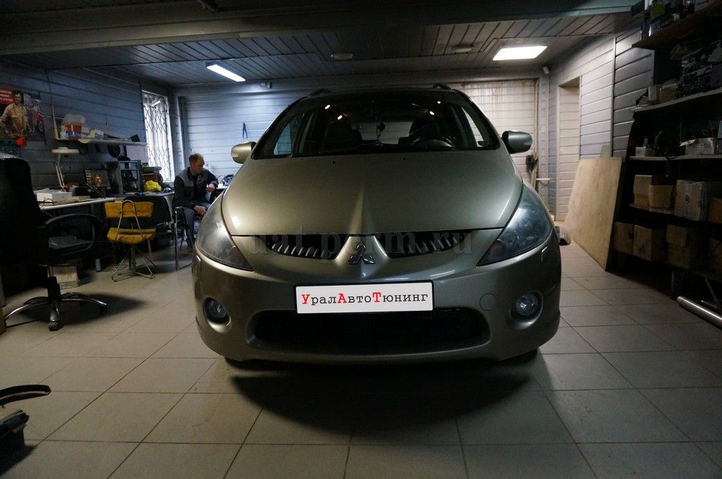 Mitsubishi Grandis - установка фаркопа