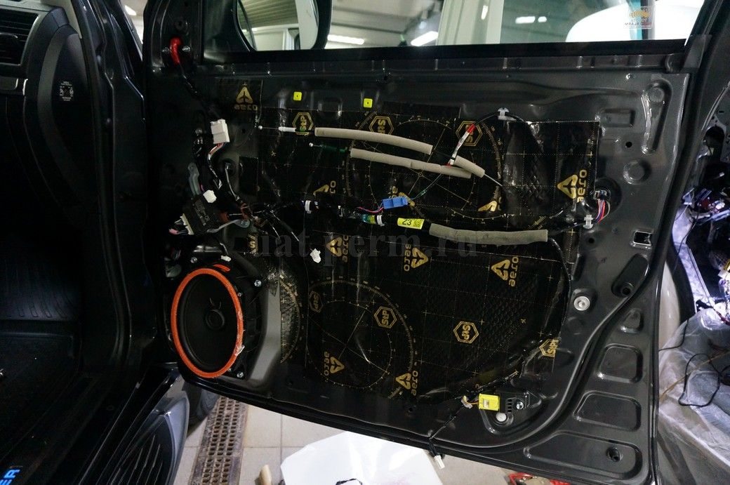 Toyota Land Cruiser 200 - шумоизоляция дверей