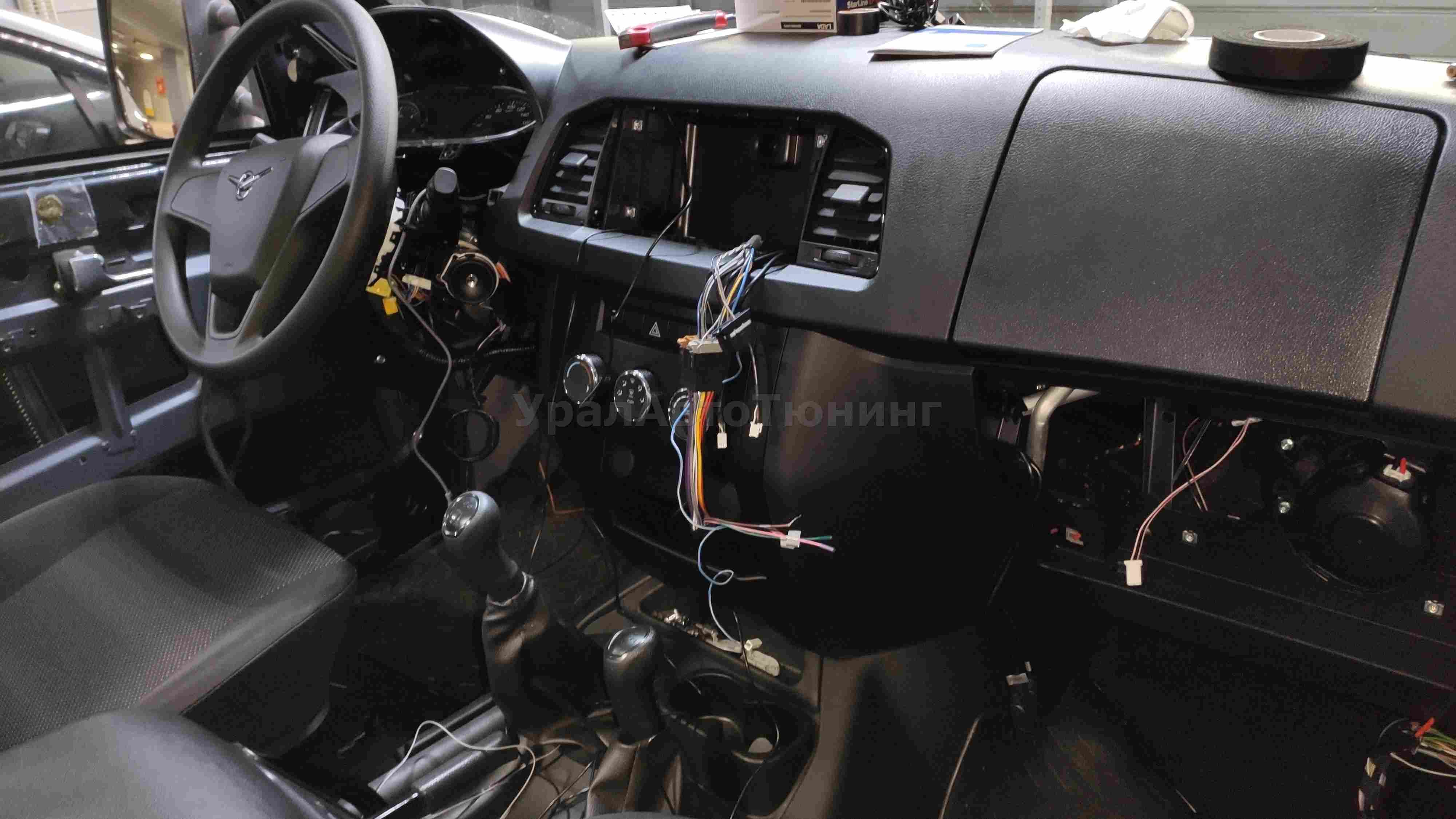 Установка магнитолы, динамиков и антенны на УАЗ Профи