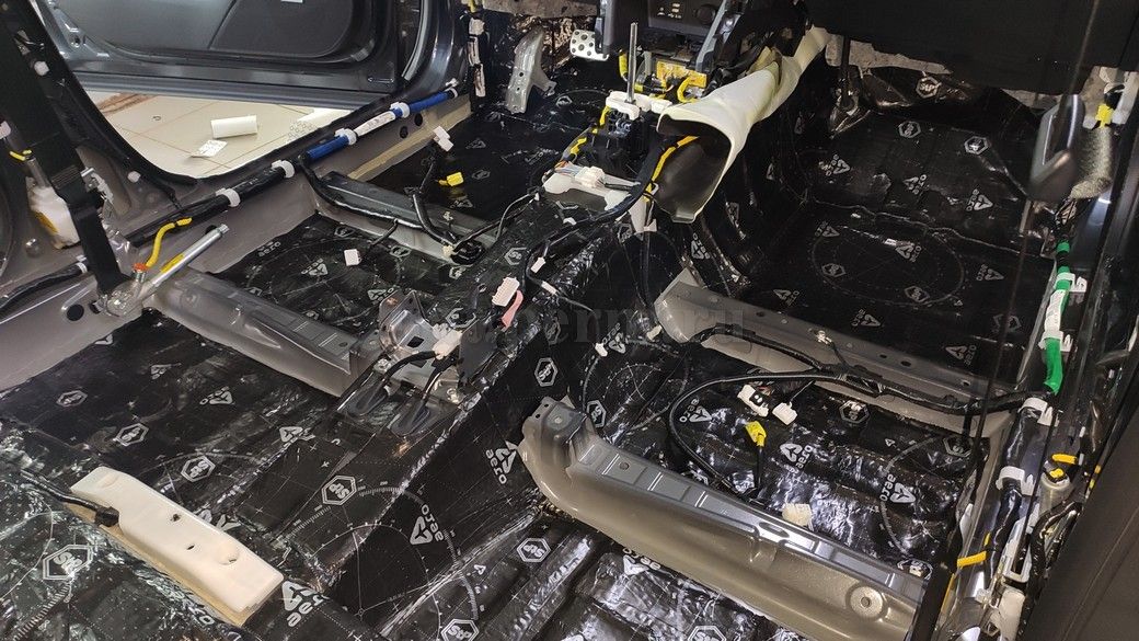 Subaru Forester - шумоизоляция пола