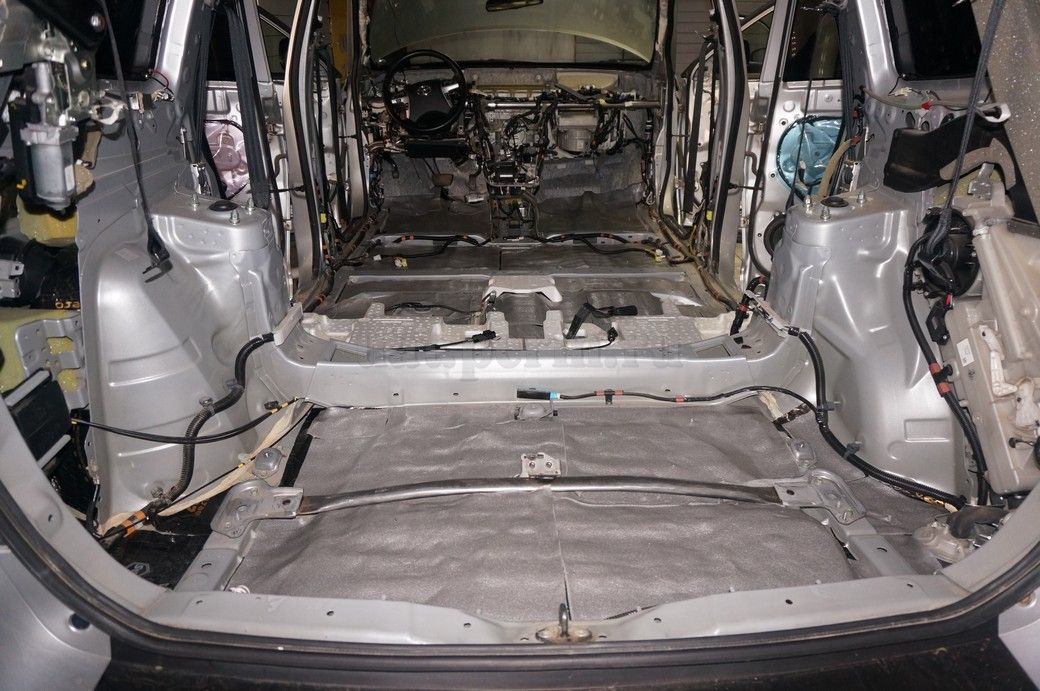 Toyota Highlander - шумоизоляция