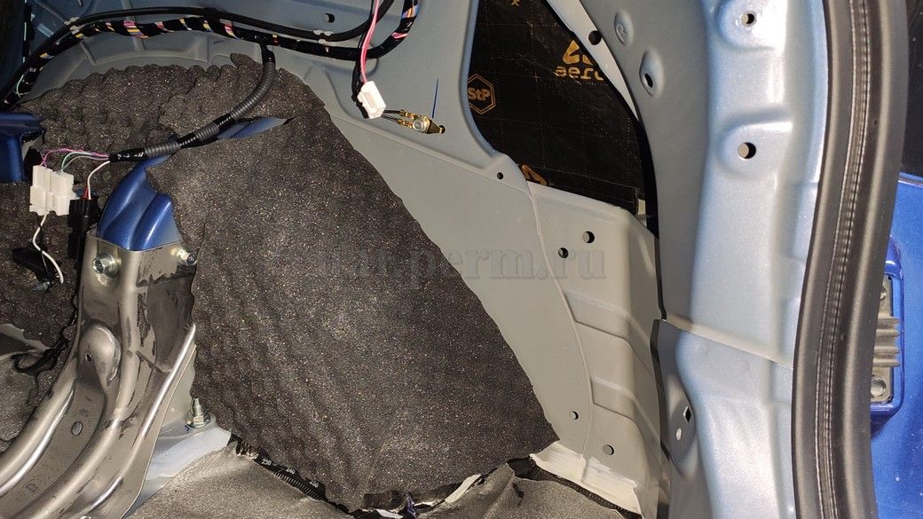 Шумоизоляция багажника Mitsubishi ASX