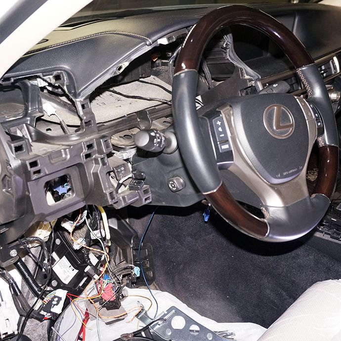 Lexus GS350 - Установка автосигнализации Pandect X-1800BT