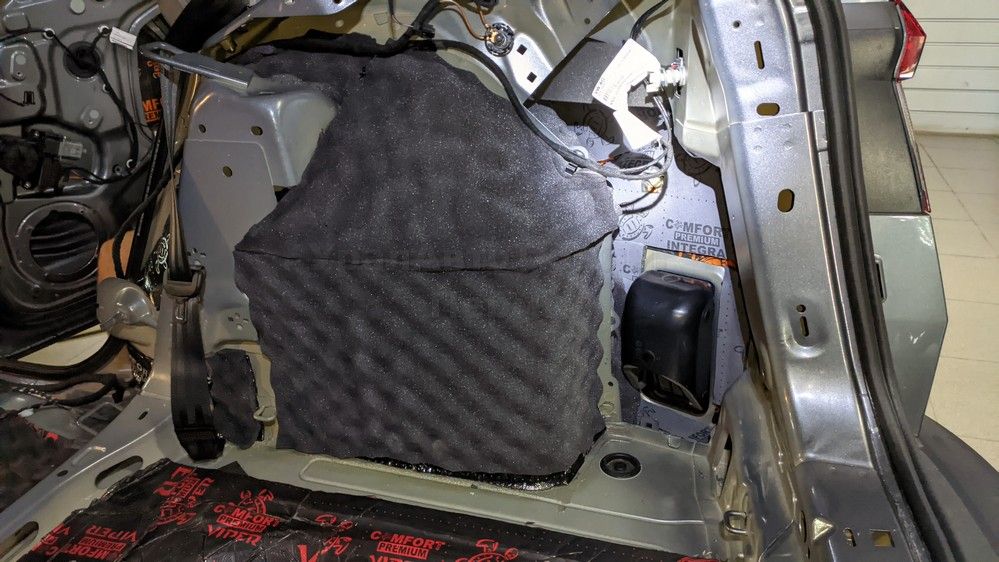 Шумоизоляция багажника Skoda Karoq