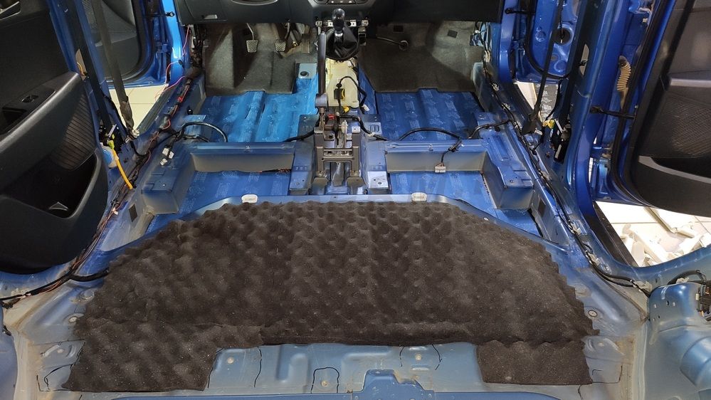 Шумоизоляция пола Hyundai Creta