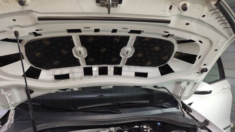 Шумоизоляция капота VW Tiguan
