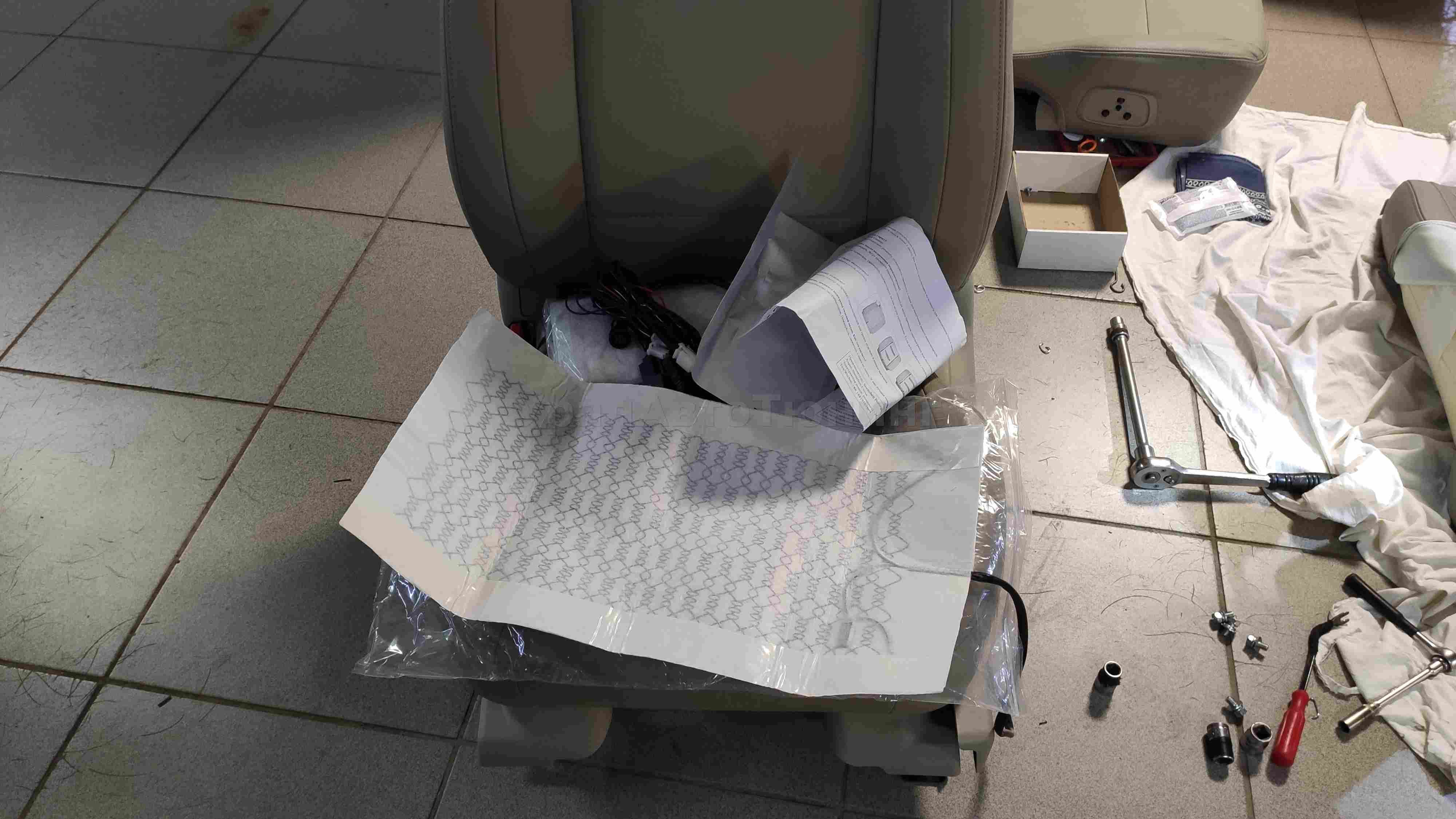 Установка подогрева сидений на Mitsubishi Pajero 4