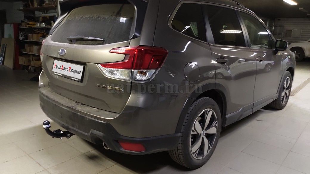 Установка фаркопа на Subaru Forester V