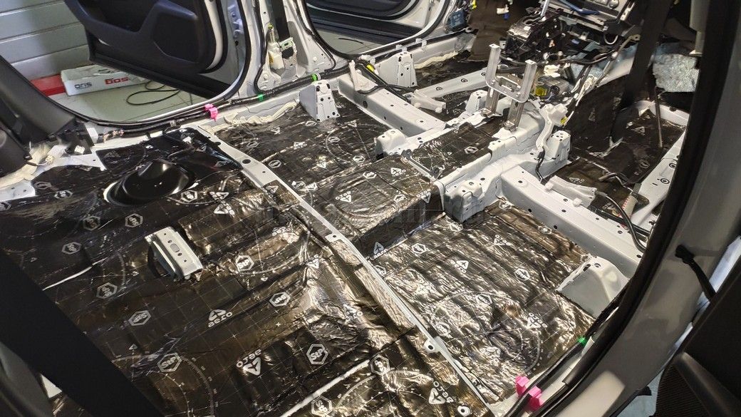 Toyota Highlander (XU60) - шумоизоляция пола