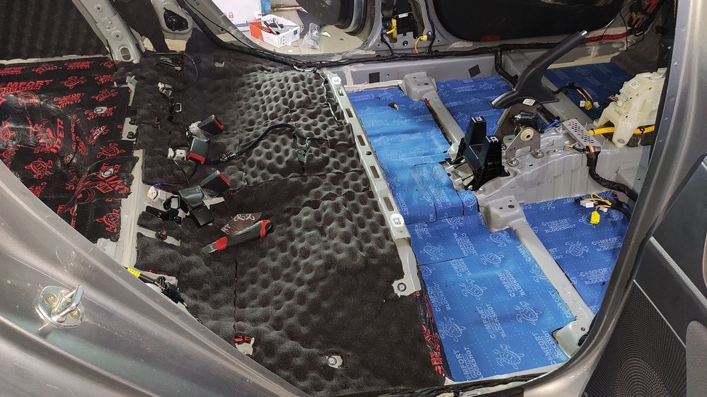 Шумоизоляция пола KIA Ceed