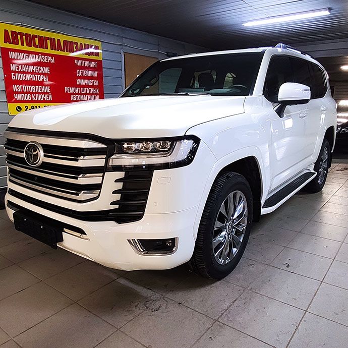 Установка фаркопа на Toyota Land Cruiser 300