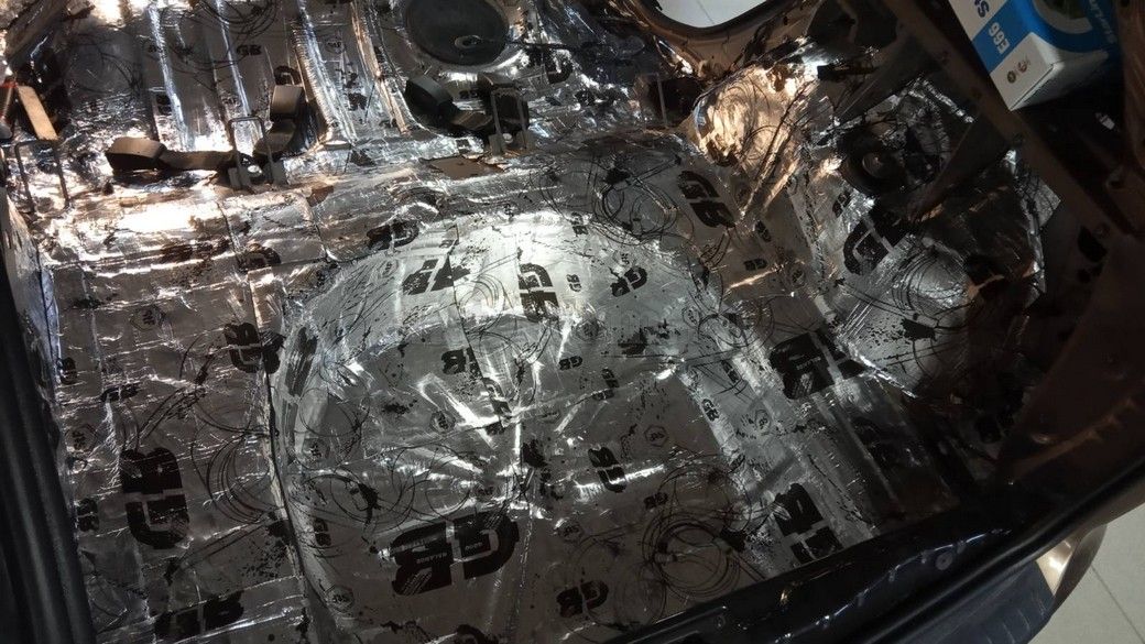 Lada X-Ray - шумоизоляция багажника