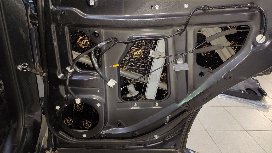 Subaru Forester - шумоизоляция дверей