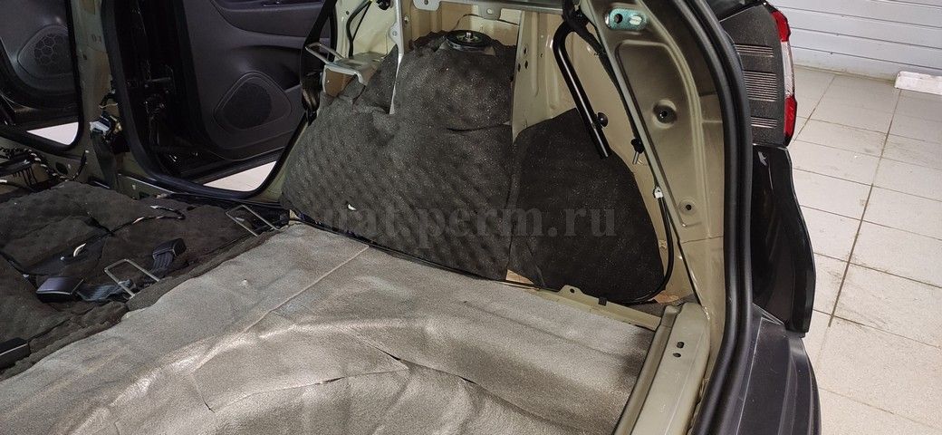 Renault Kaptur - шумоизоляция багажника