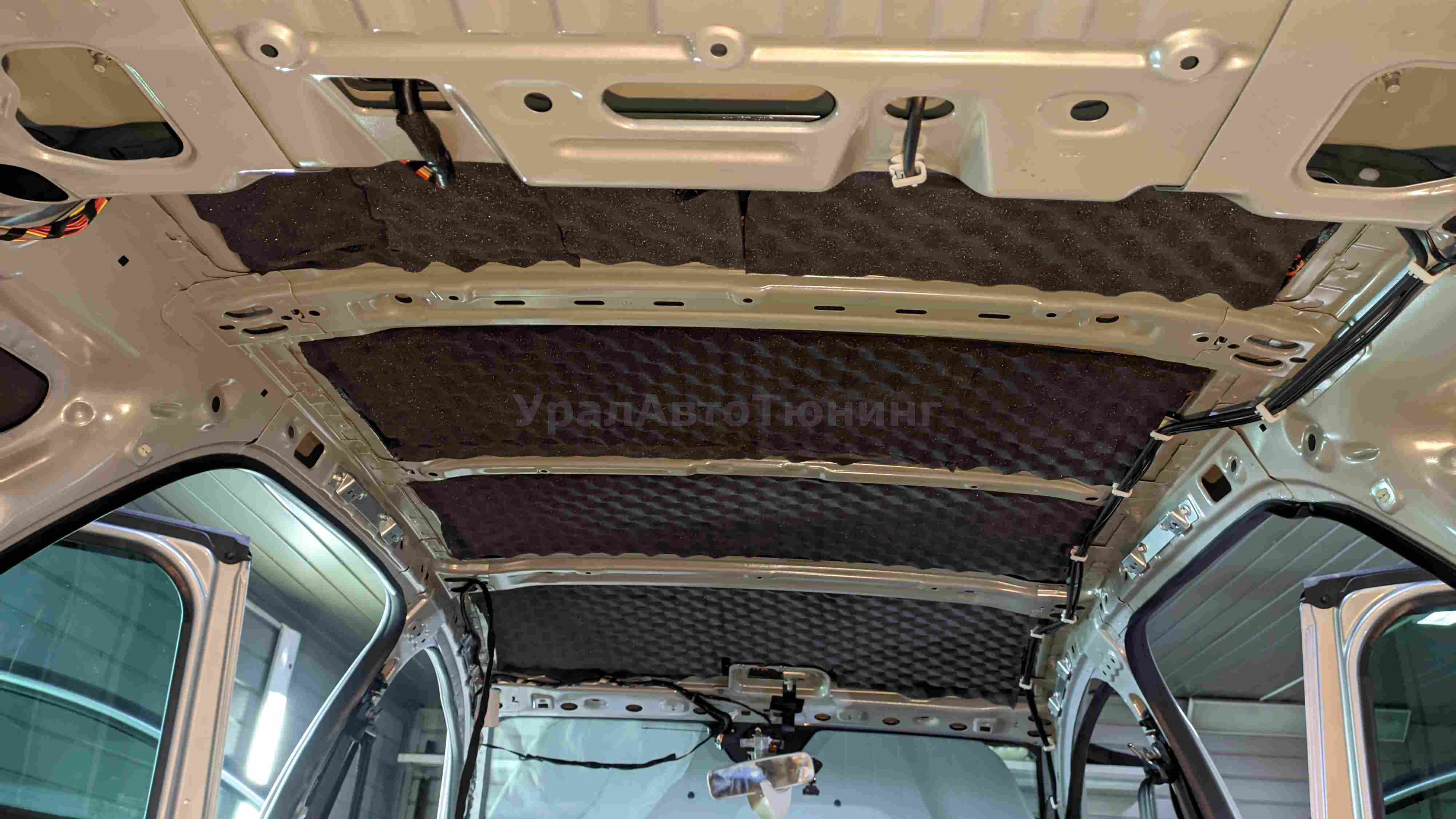 Шумоизоляция крыши Lada Vesta