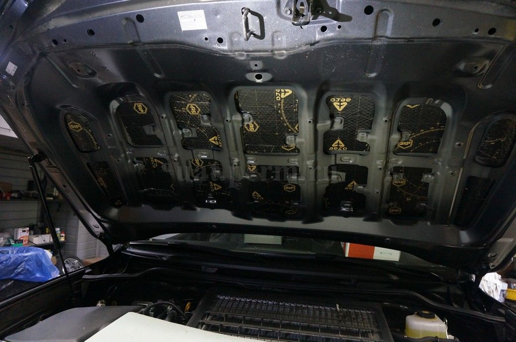 Toyota Land Cruiser 200 - шумоизоляция капота