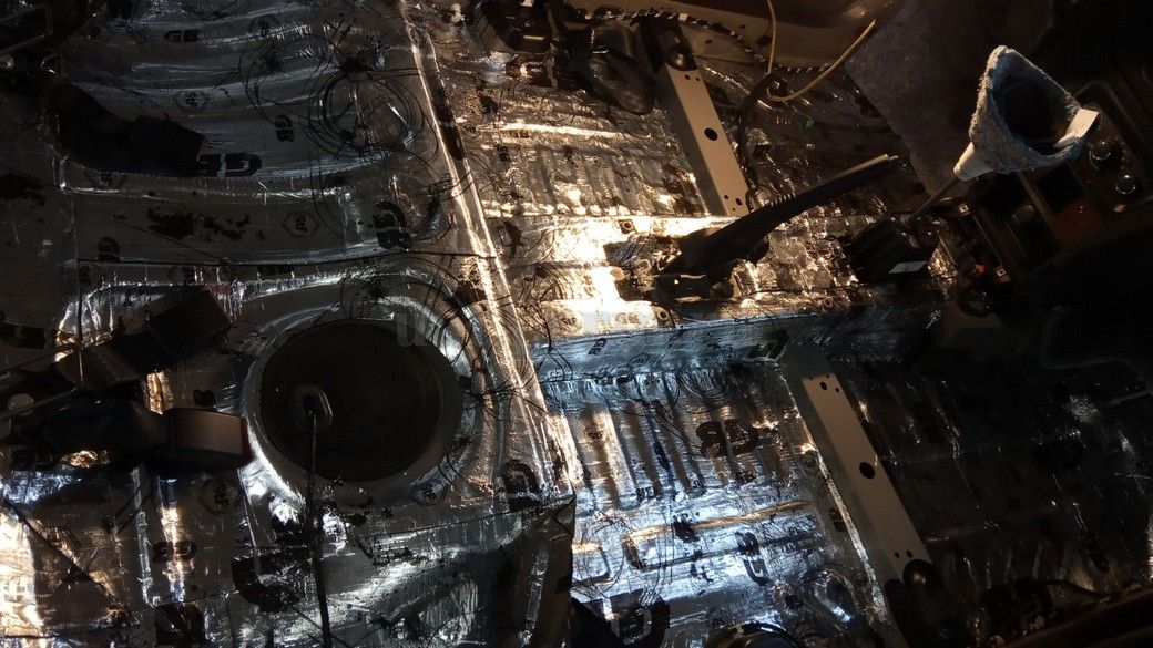 Lada X-Ray - шумоизоляция пола