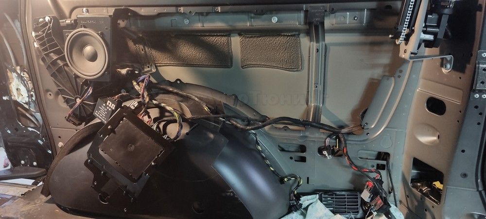 Шумоизоляция багажника Mercedes V250