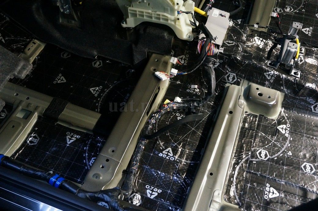 Kia Optima - шумоизоляция пола