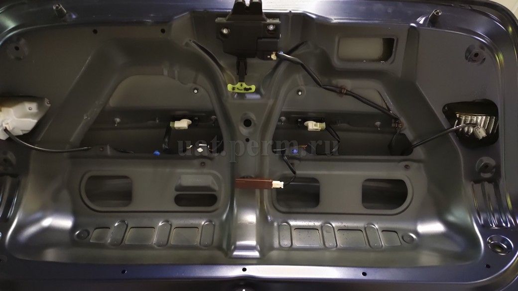 Шумоизоляция крышки багажника Subaru Legacy