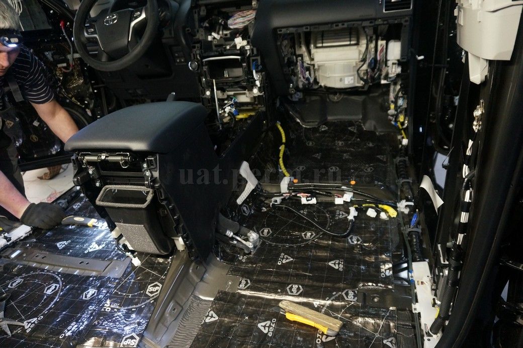 Toyota Land Cruiser Prado - шумоизоляция