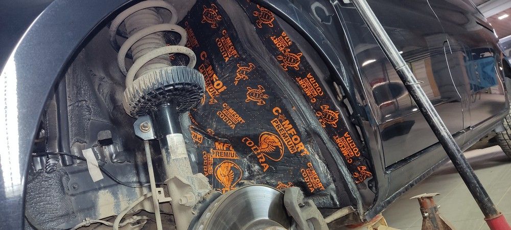 Шумоизоляция колесных арок Mercedes V250