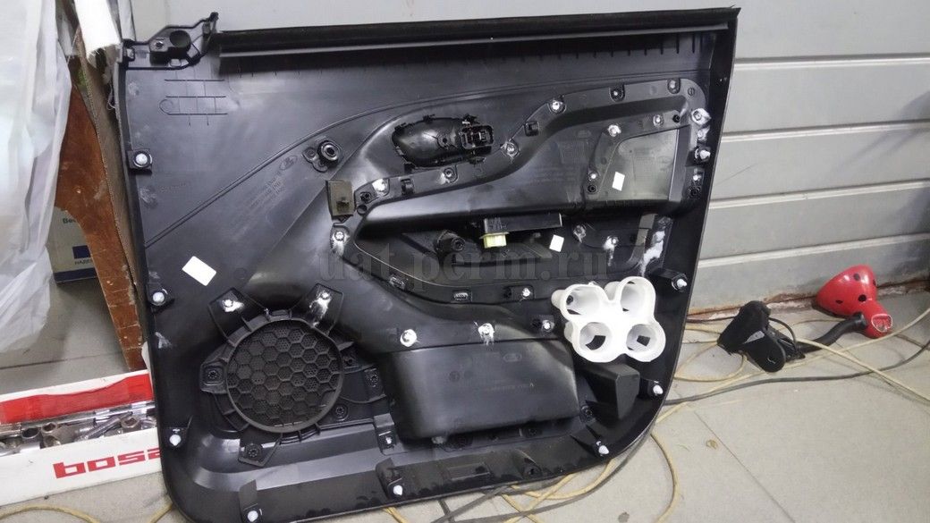 Lada X-Ray - шумоизоляция дверей