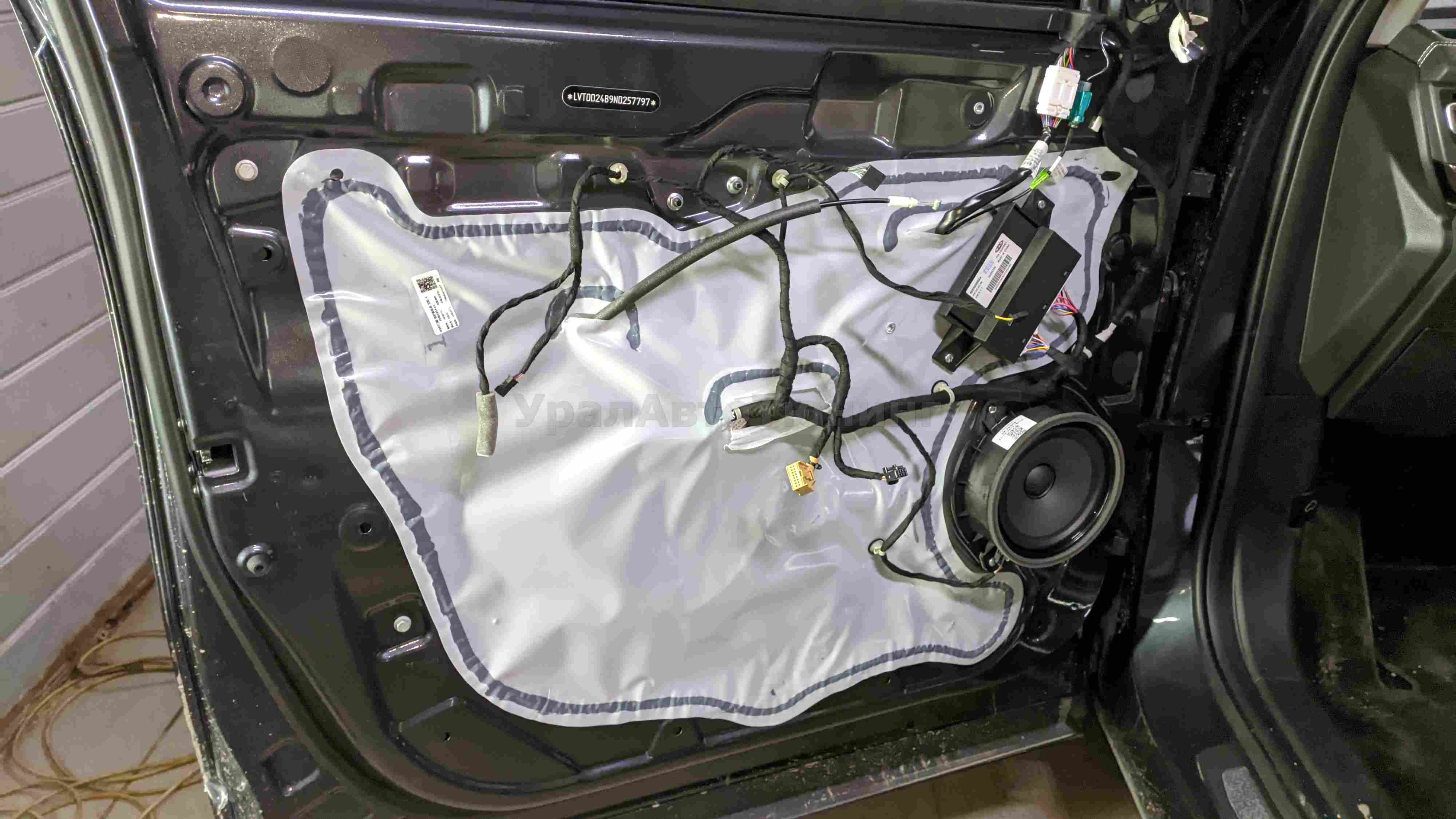 Шумоизоляция дверей Exeed VX