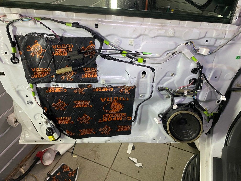 Шумоизоляция дверей Toyota Land Cruiser Prado