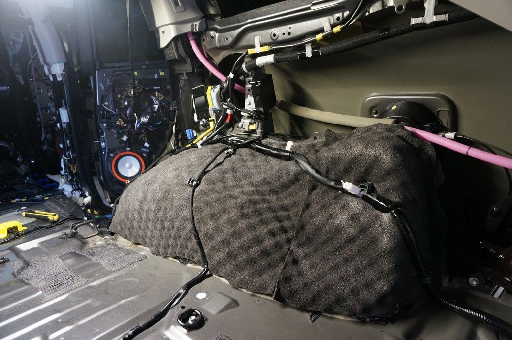 Toyota Land Cruiser 200 - шумоизоляция арок
