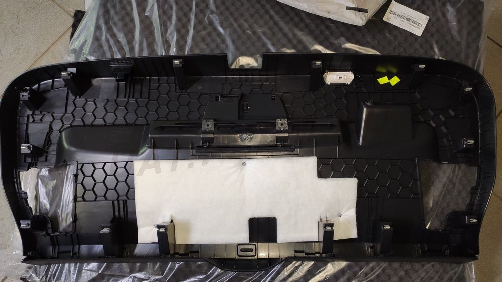 Шумоизоляция крышки багажника VW Tiguan