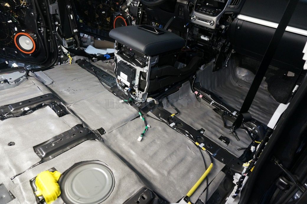 Toyota Land Cruiser 200 - шумоизоляция пола