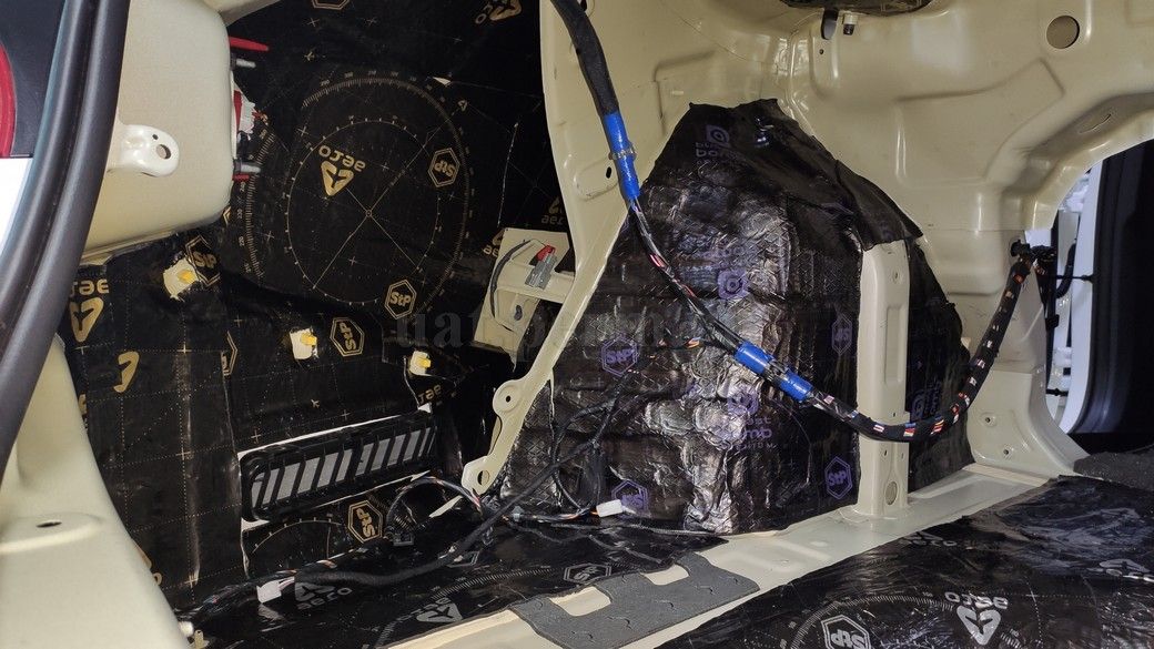 Шумоизоляция багажника KIA K5