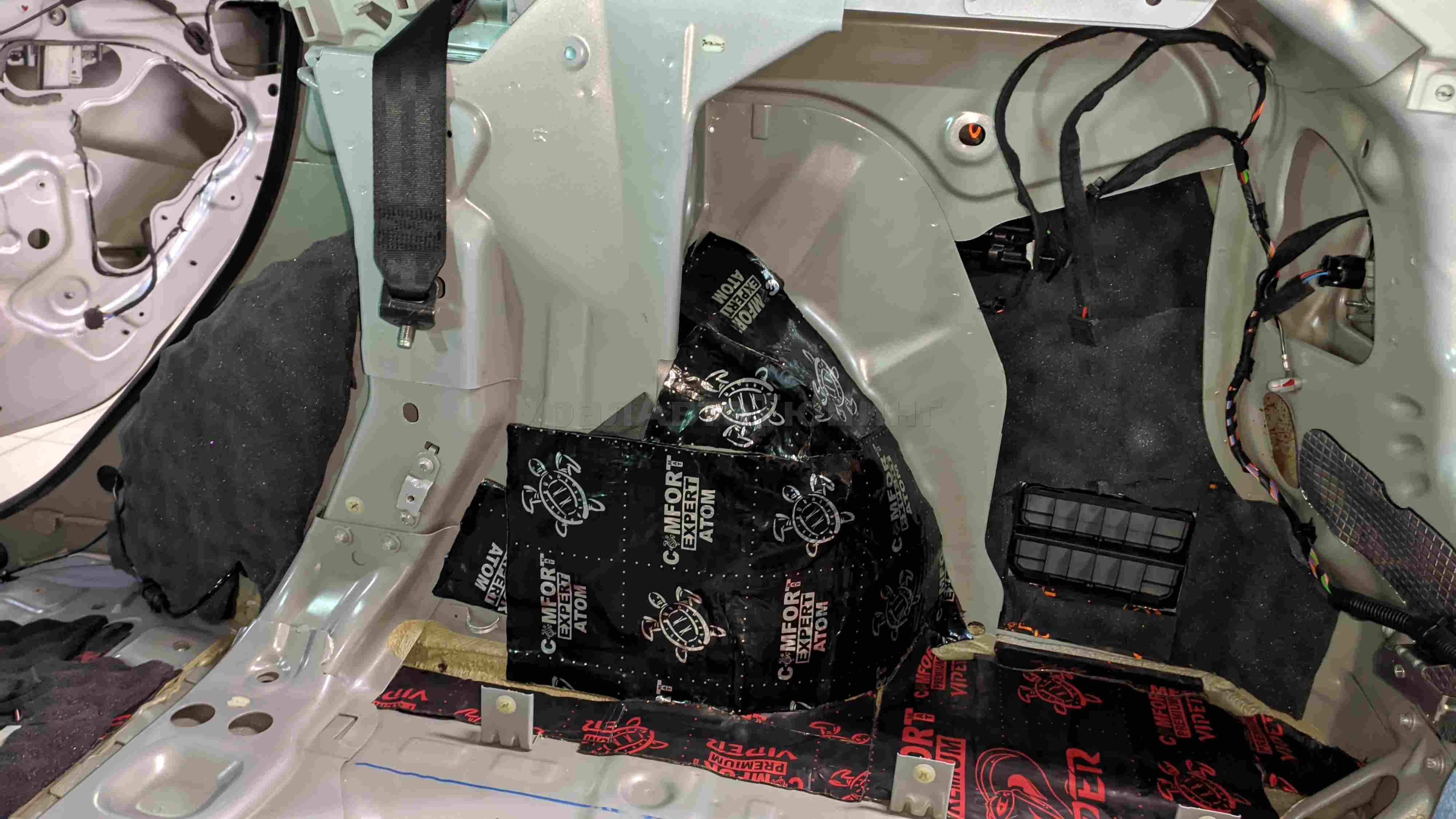 Шумоизоляция багажника Lada Vesta