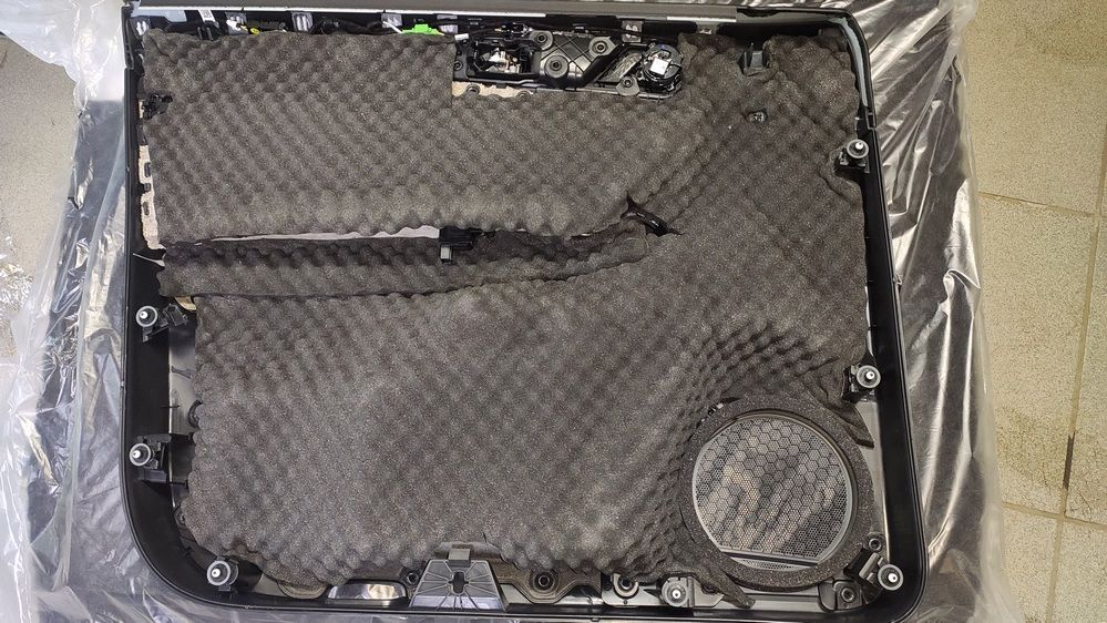 Шумоизоляция дверей VW Tiguan