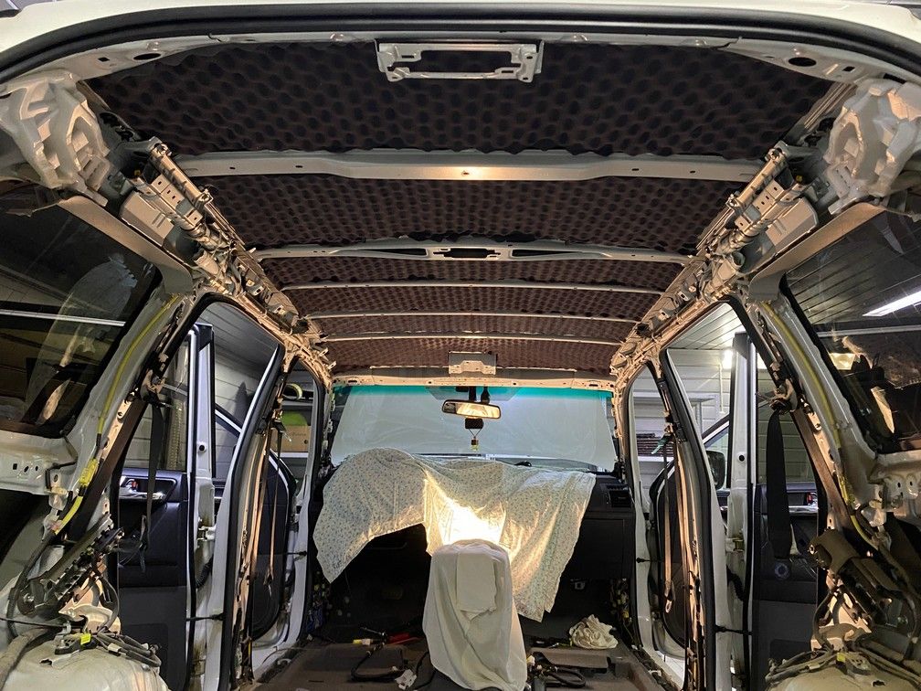 Шумоизоляция крыши Toyota Land Cruiser Prado