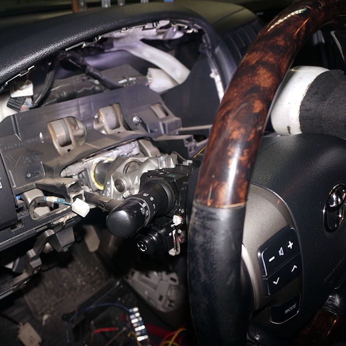 Toyota Land Cruiser 200 - Установка охранного комплекса