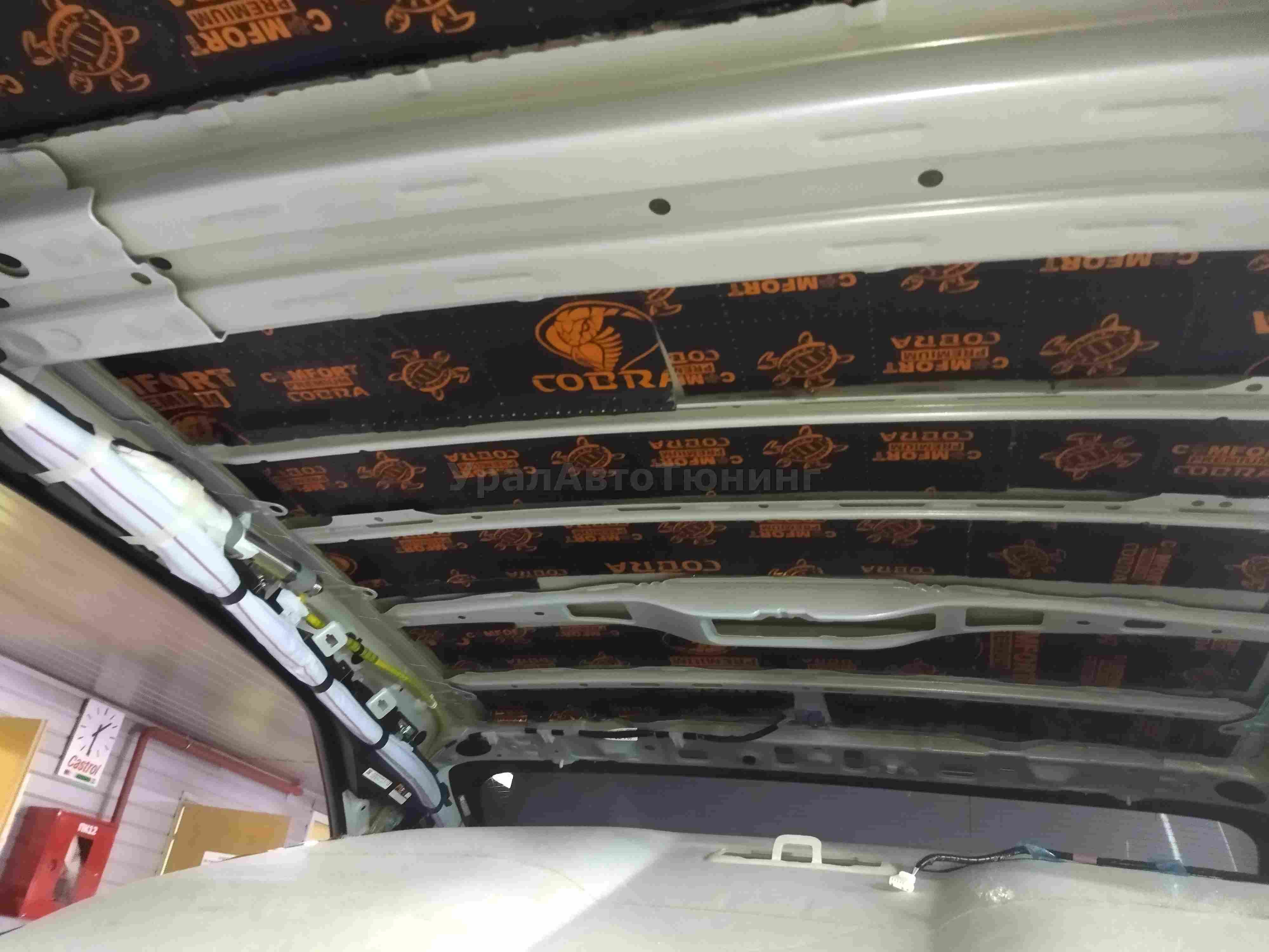 Шумоизоляция крыши Toyota Camry
