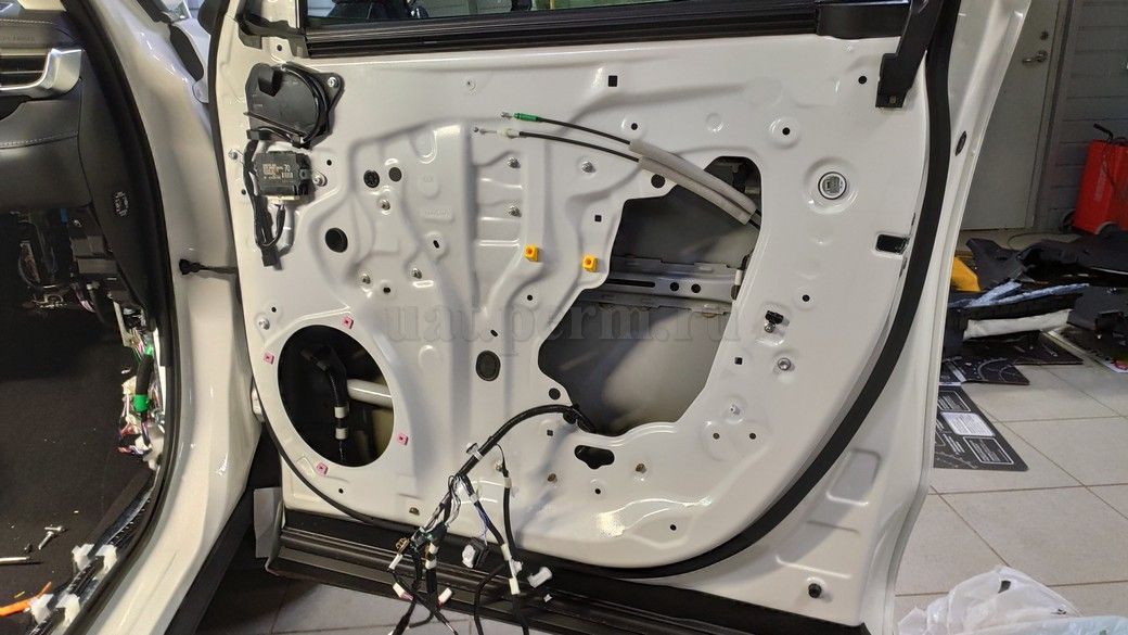 Toyota Highlander (XU60) - шумоизоляция дверей