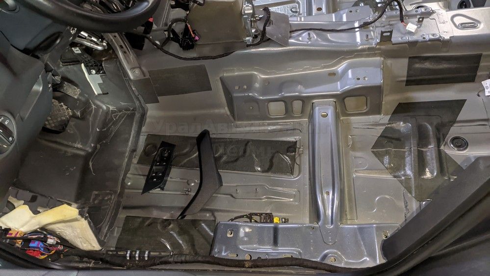 Шумоизоляция пола Skoda Karoq