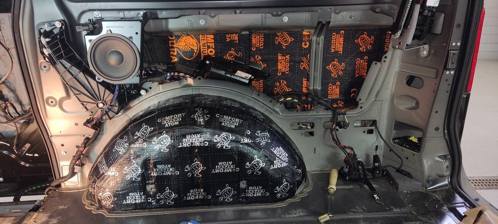 Шумоизоляция багажника Mercedes V250