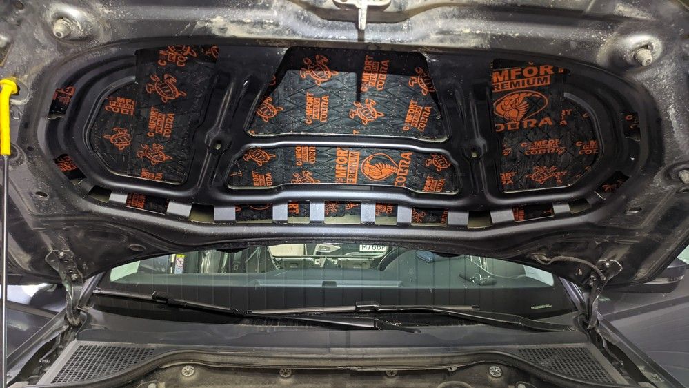 Шумоизоляция капота Skoda Karoq