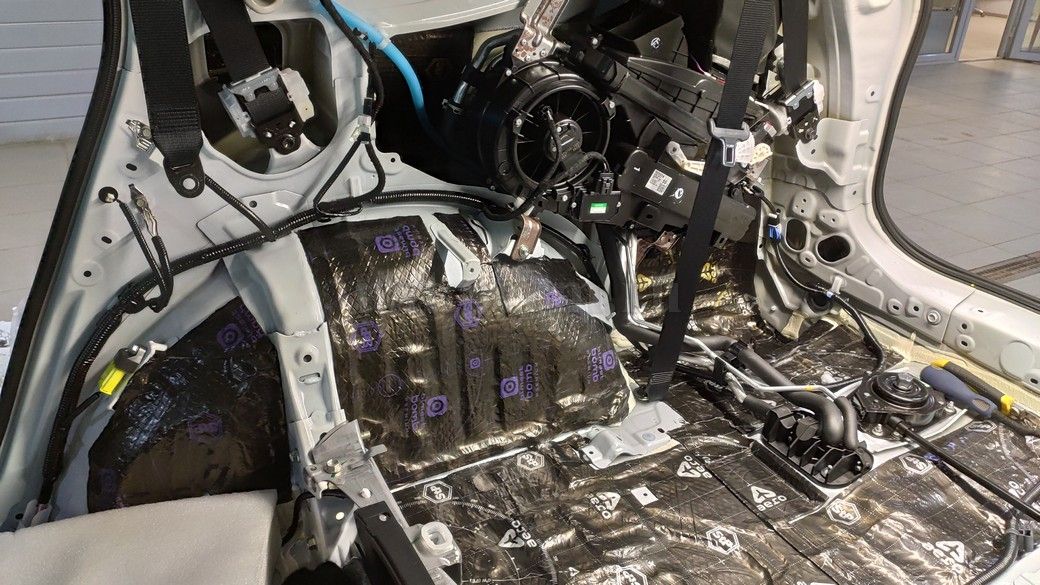 Toyota Highlander (XU60) - шумоизоляция багажника