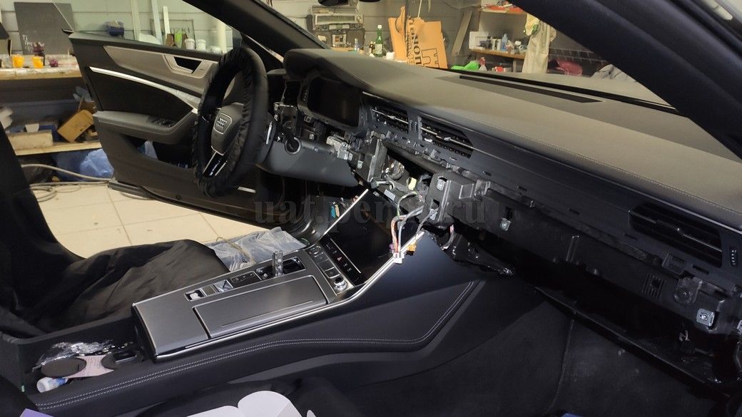 Audi A7 - установка автосигнализации Pandect X-1800BT