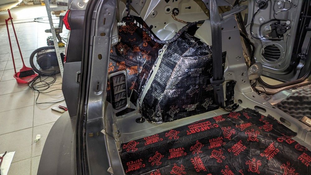 Шумоизоляция багажника Skoda Karoq