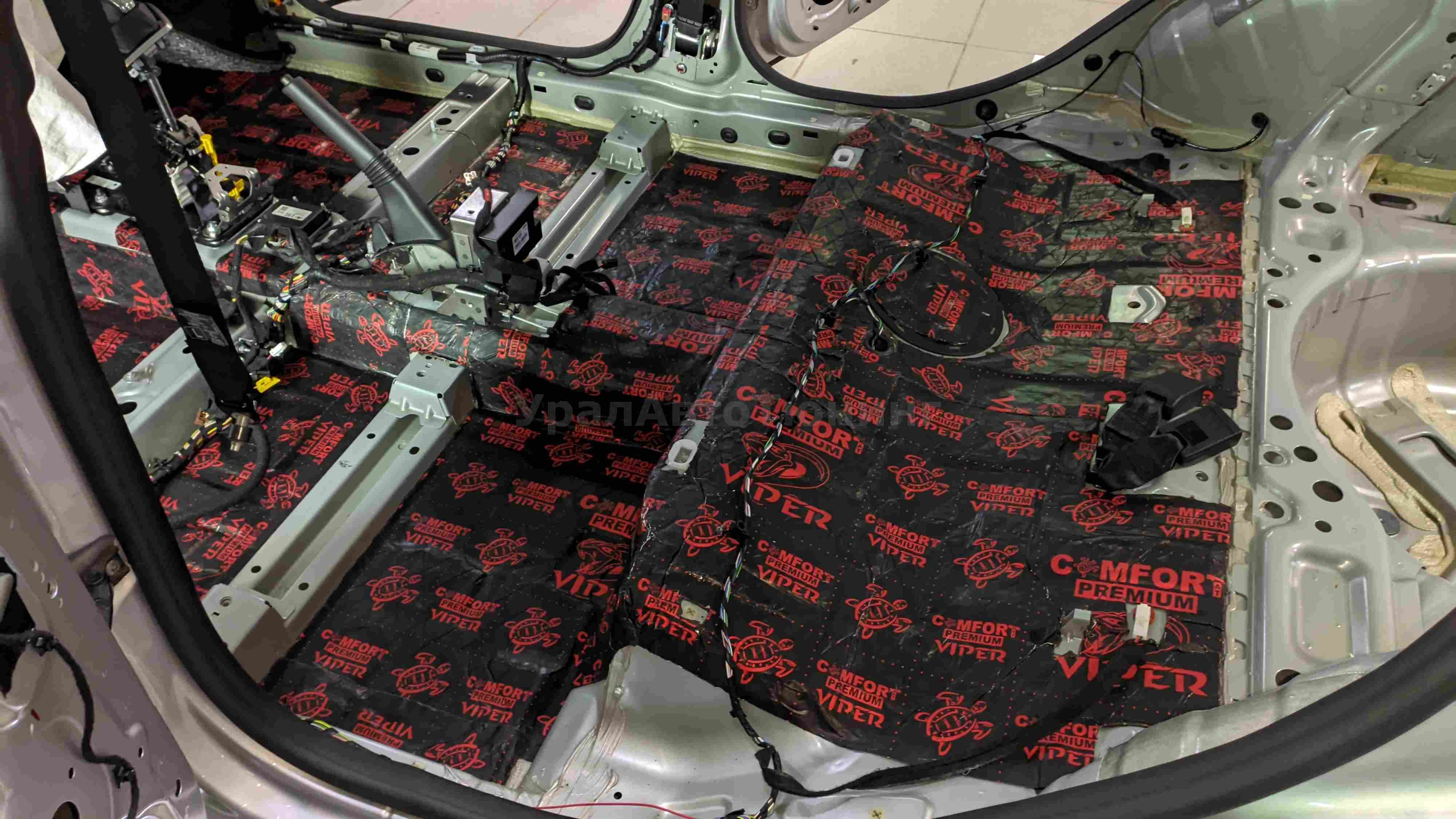 Шумоизоляция пола Lada Vesta