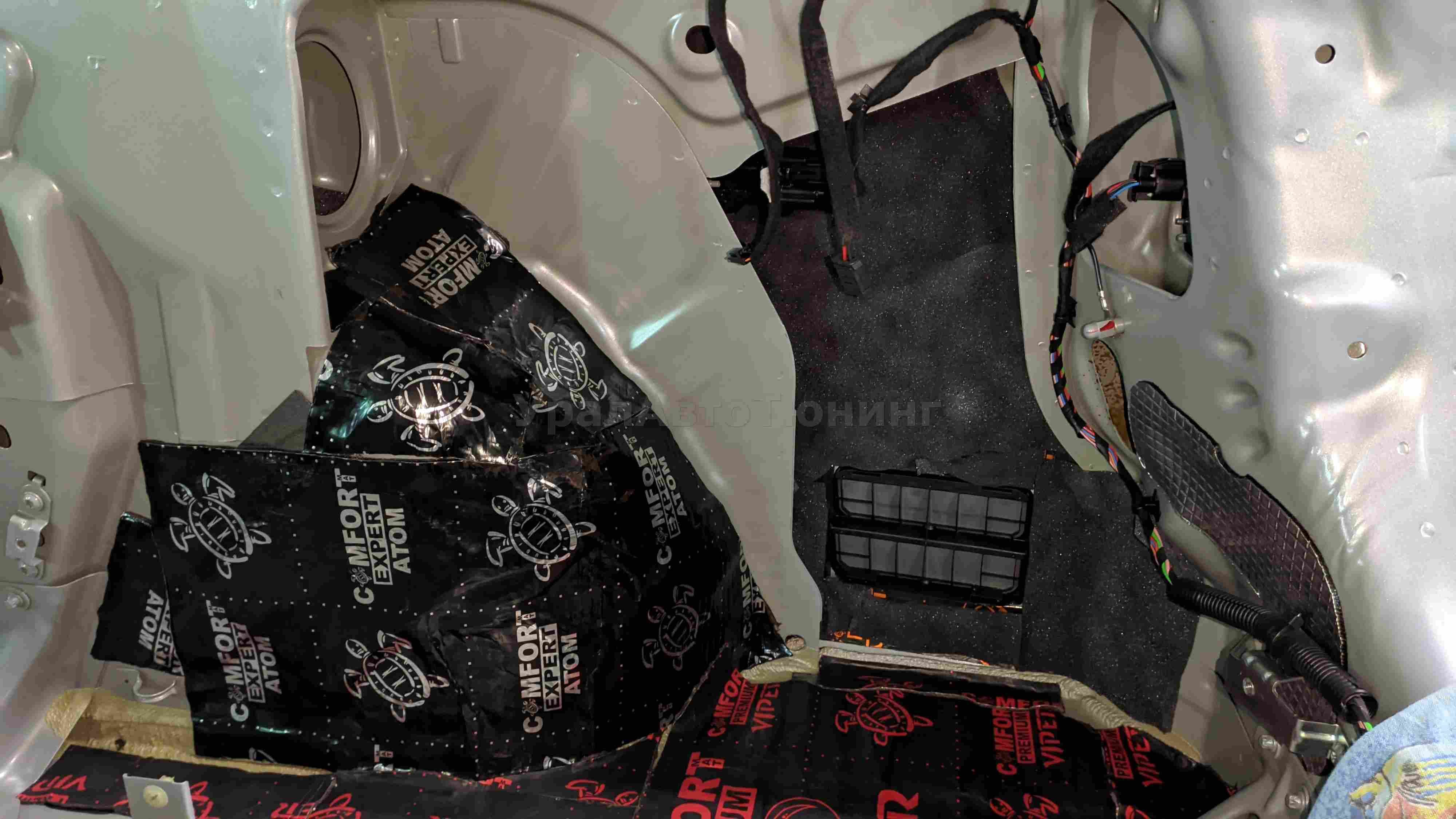 Шумоизоляция багажника Lada Vesta