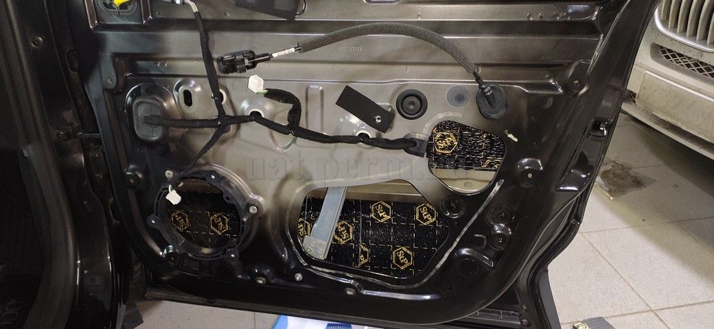 Renault Kaptur - шумоизоляция дверей