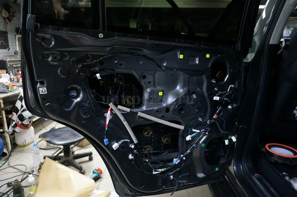 Toyota Land Cruiser 200 - шумоизоляция дверей