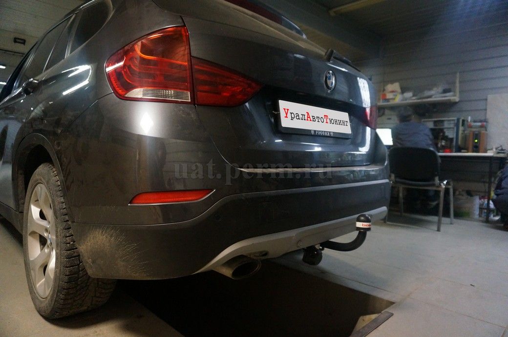 BMW X1 - установка фаркопа